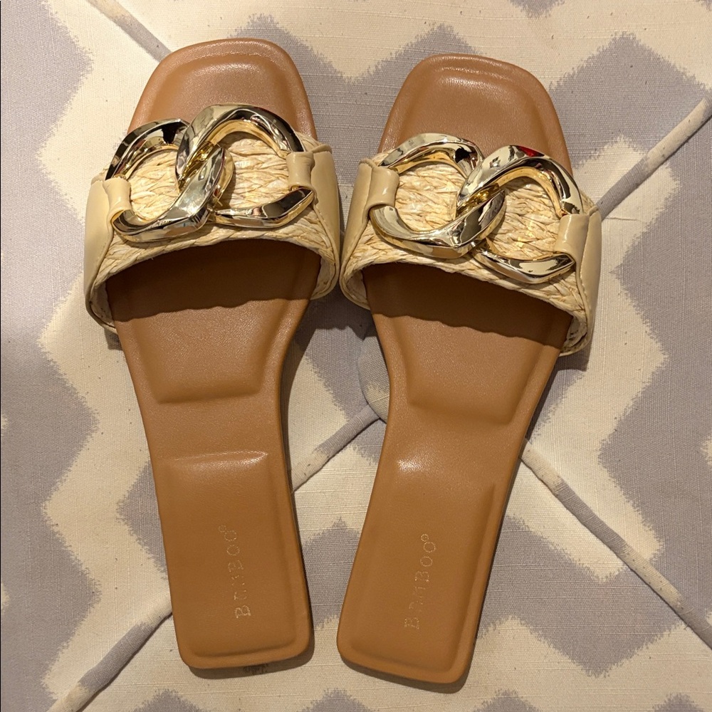 BAMBOO Cream Woven Slide Sandals with Gold Chain
